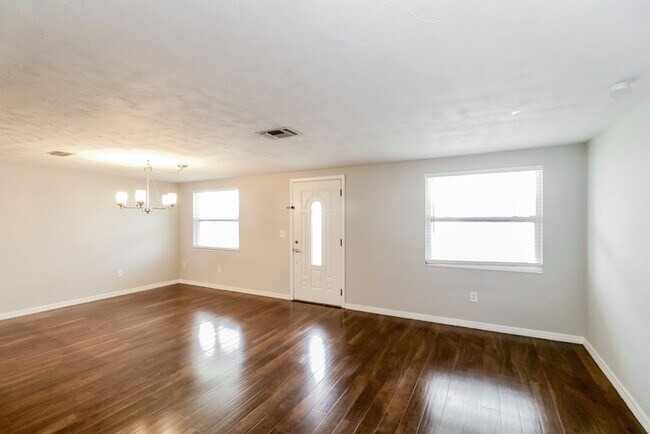 Foto del edificio - 3419 Darlington Rd