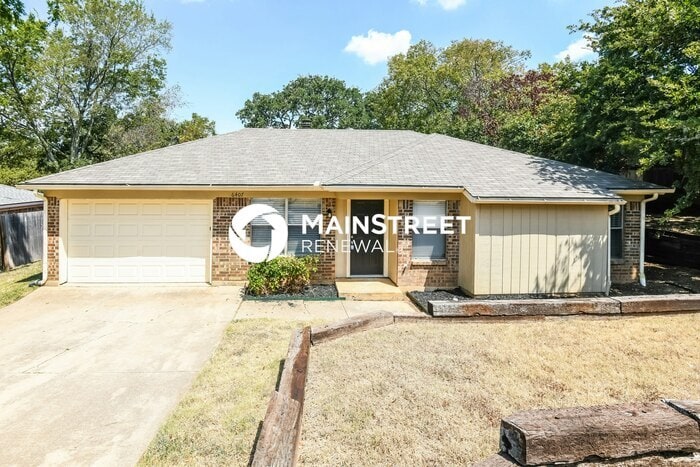 Primary Photo - 3 Bedroom Pet-Friendly Home in Arlington, ...