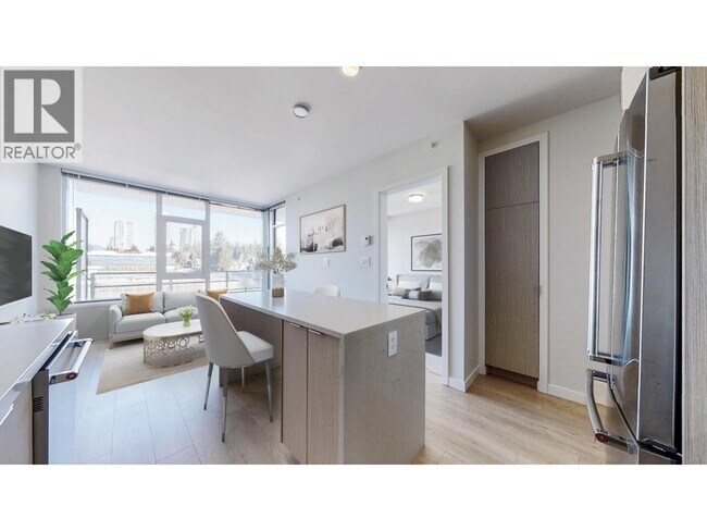 Building Photo - 530 Whiting Way