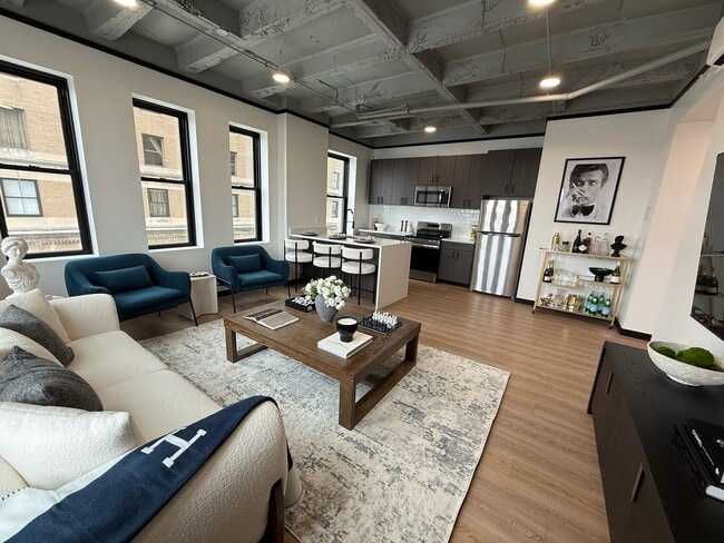 Building Photo - 28N