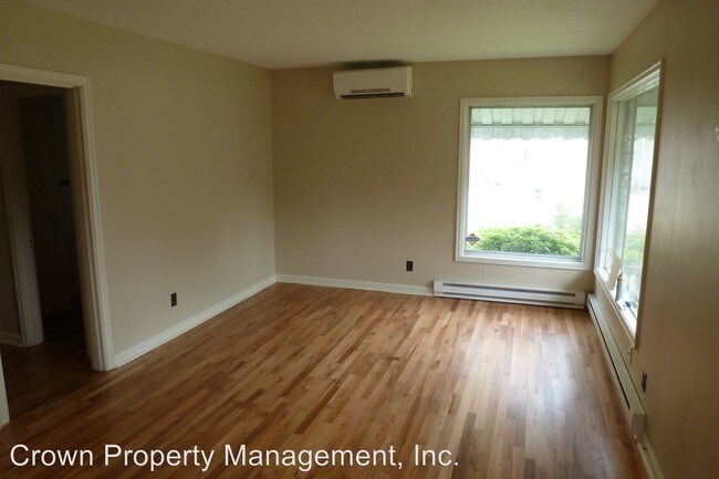 Building Photo - 2 br, 1 bath House - 2535 Laurel Ave NE