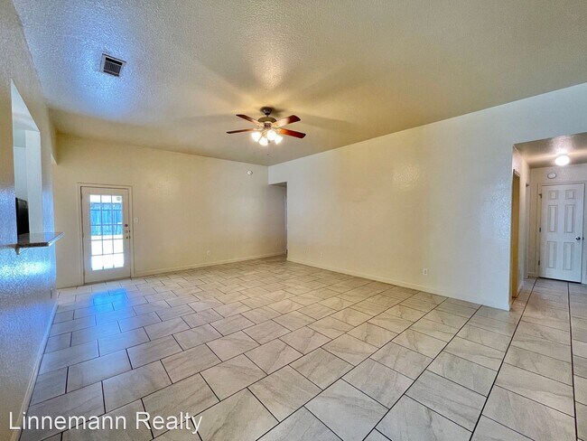 Building Photo - 5 br, 2.5 bath House - 2403 Lavender Lane