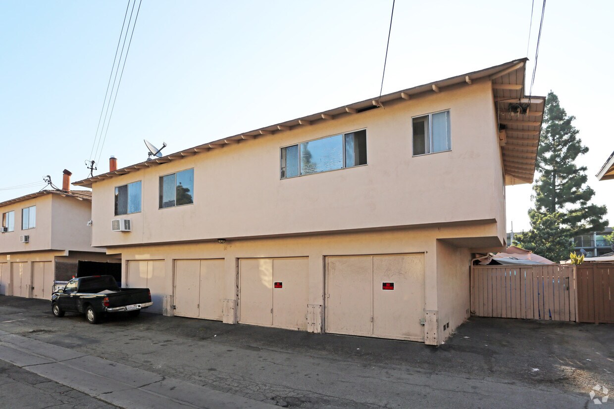 Building Photo - 12121 Adrian St