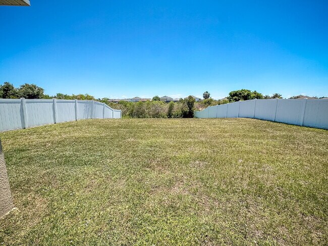 Foto del edificio - Gated Community! Heated Pool! Updated Home!