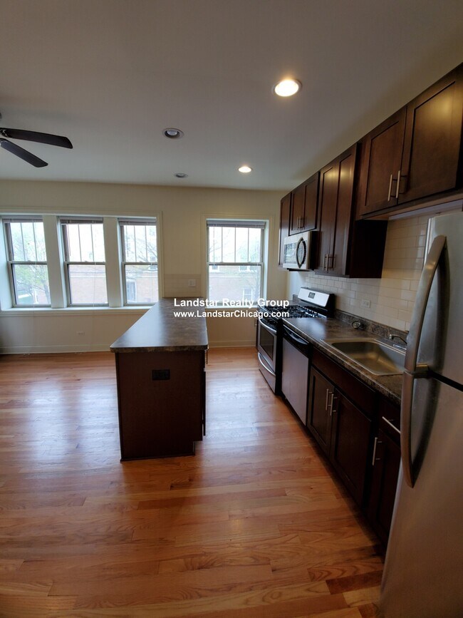 Foto del edificio - 4871 N Washtenaw Ave
