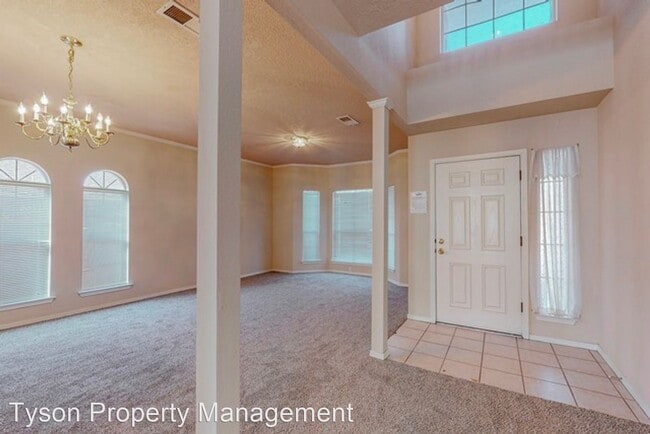 Building Photo - 4 br, 2.5 bath House - 6916 La Merida NE