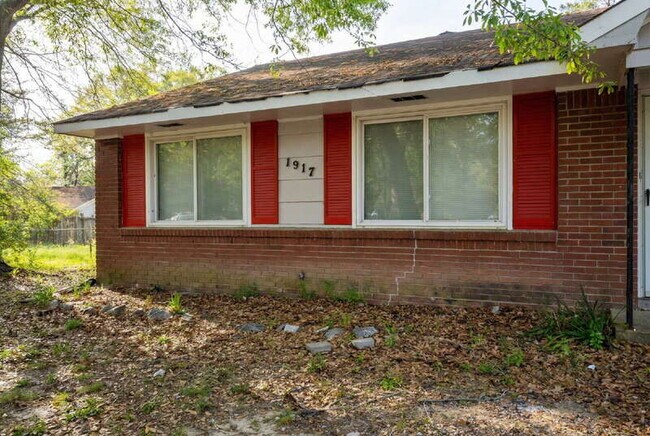 Foto del edificio - 1917 Watkins Dr