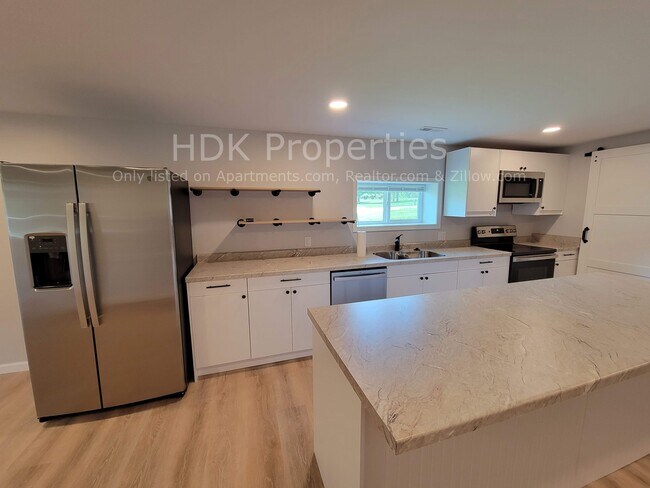 Cocina - 1566 Sugar Grove Rd