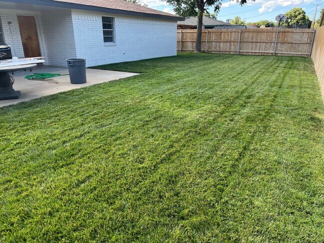 Foto del edificio - 3803 Harmony St