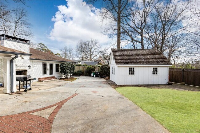 Building Photo - 5000 Vallo Vista Ct NE