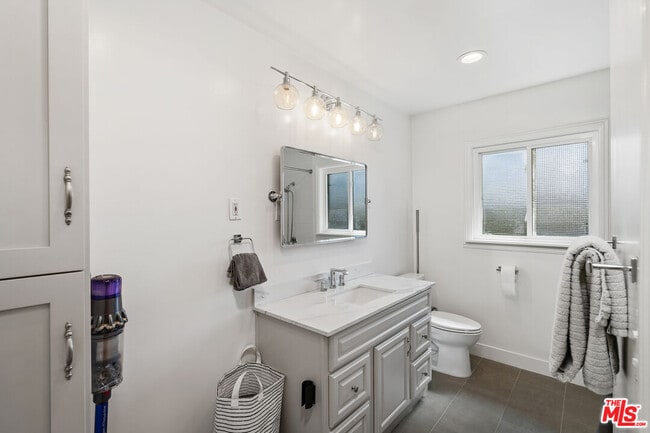 Building Photo - 4038 Rosabell St
