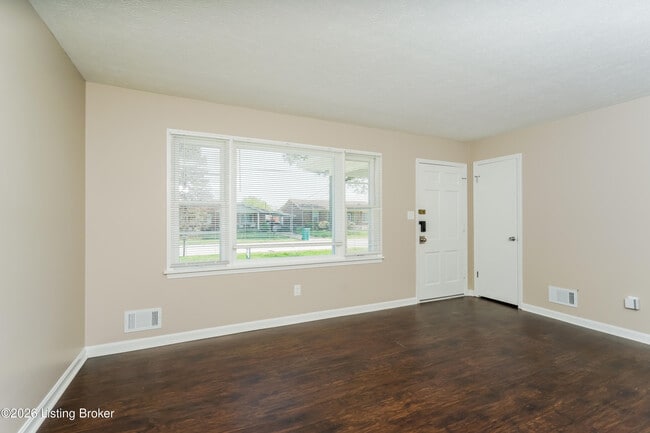 Foto del edificio - 3114 Tara Gale Dr