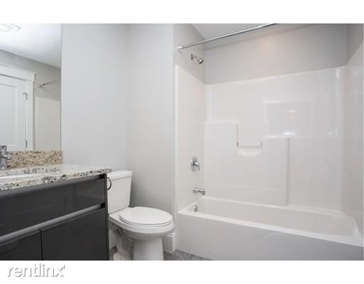 Building Photo - 3 br, 2 bath  - 233 Pleasant St