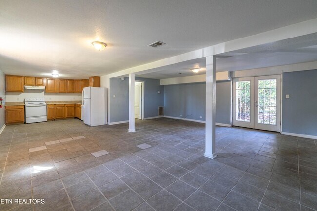 Foto del edificio - 241 Harless Rd