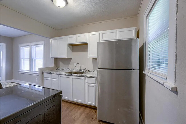 Foto del edificio - 4010 Woodland Ave