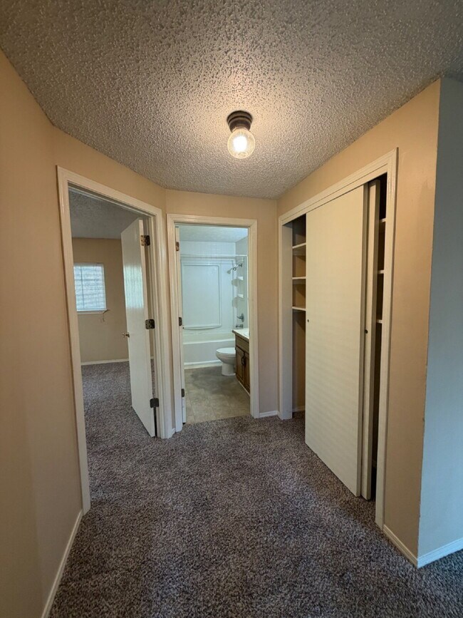 Foto del edificio - 2BR Duplex