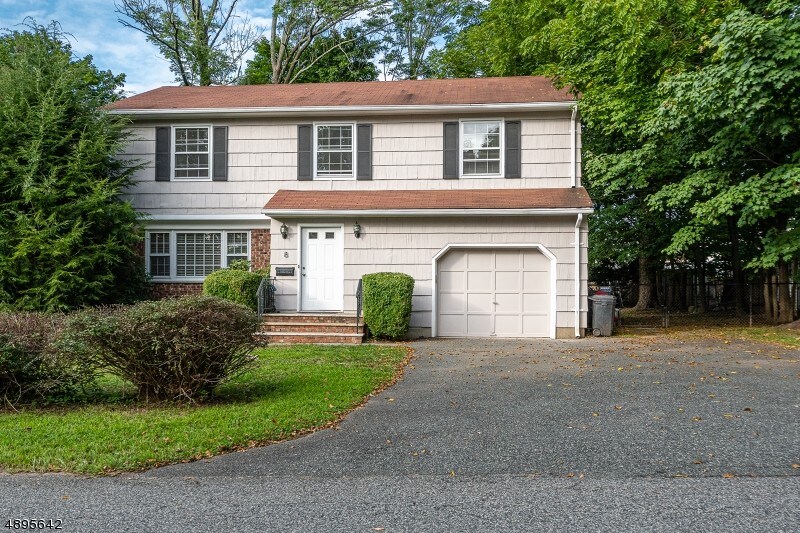 Primary Photo - 8 Manheim Rd