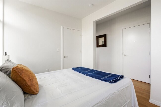 Building Photo - 7 E Springfield St