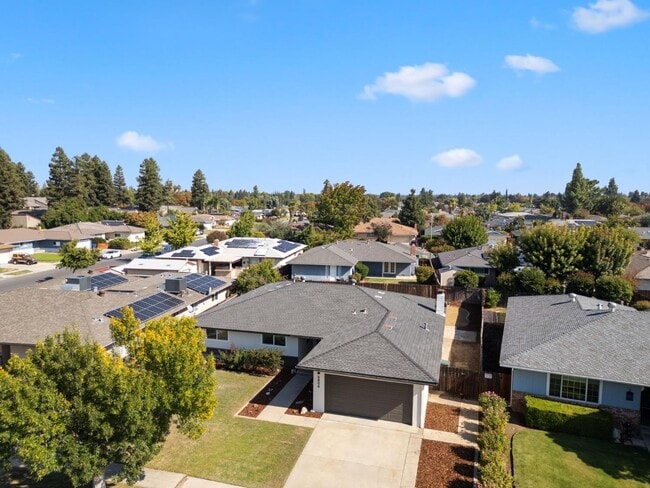 Foto del edificio - 6804 N Backer Ave