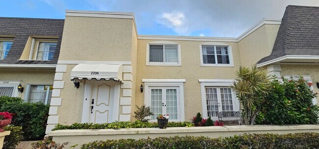 Foto del edificio - 2206 NE 7th St