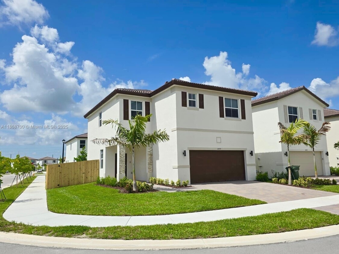 Foto principal - 2670 SE 24th Ct