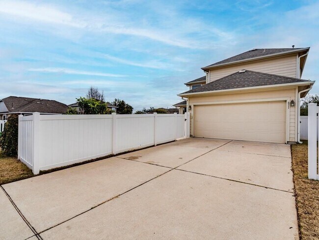 Foto del edificio - 611 Boca Chica Dr