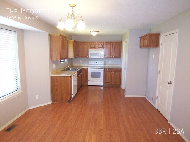 Foto del edificio - 5607 W Josh St
