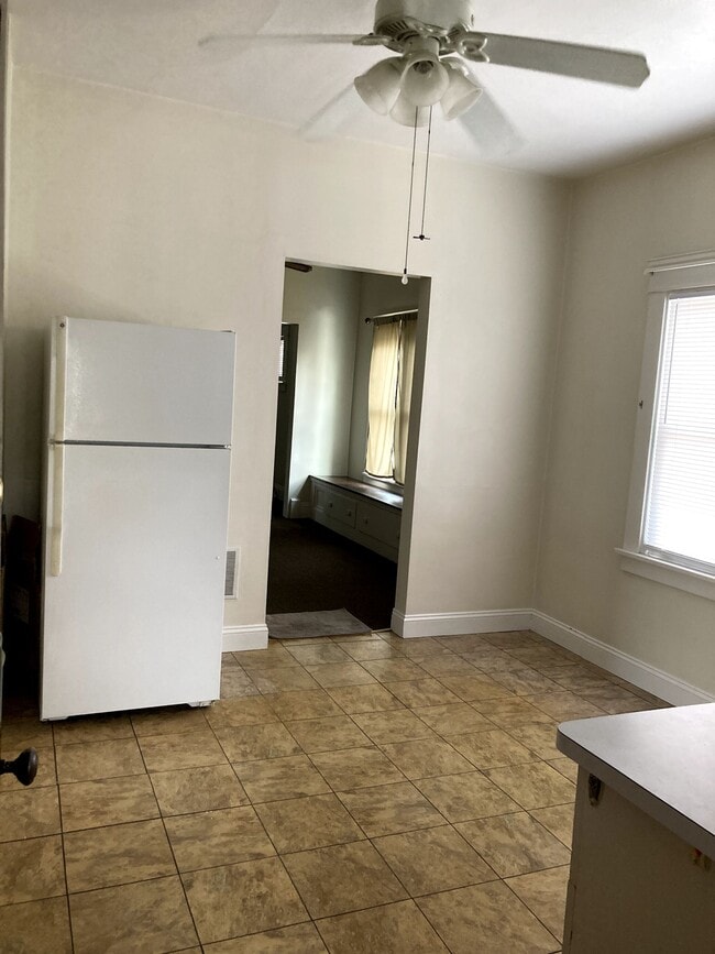Kitchen - 3017 Portman Ave