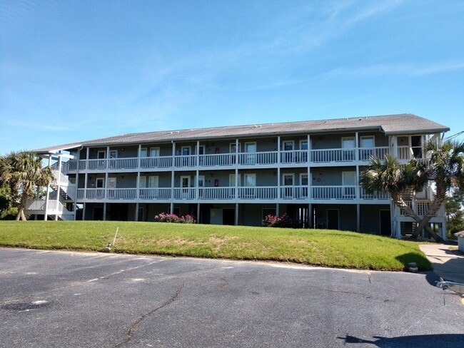 Building Photo - Stunning Soundfront view!