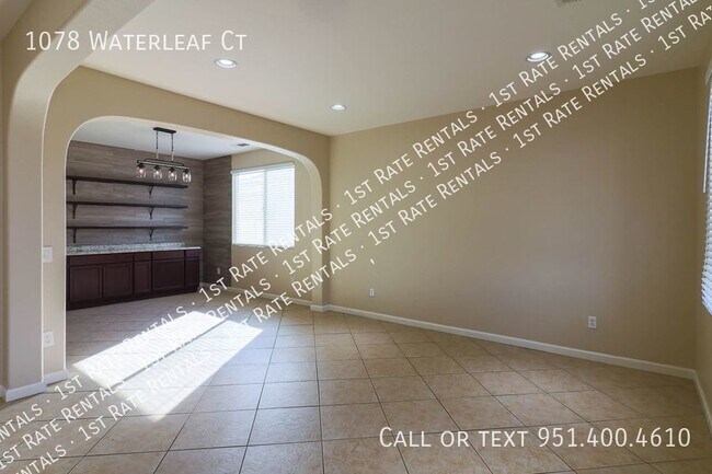 Building Photo - Amazing Single-Story!