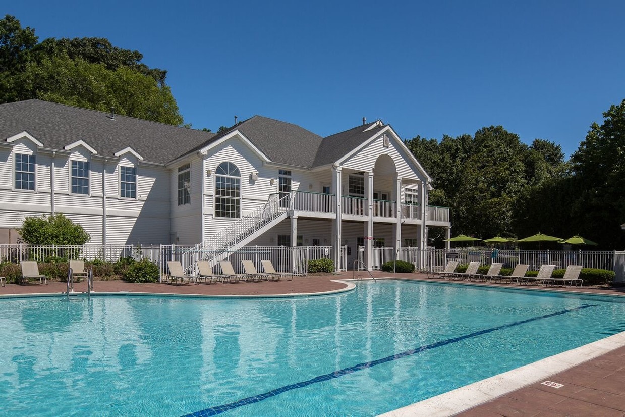 Avalon Gates Trumbull Ct