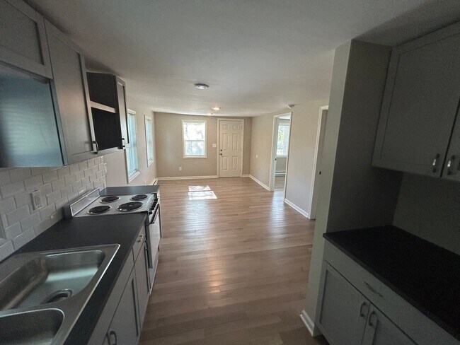 Foto del edificio - 305 N Main St