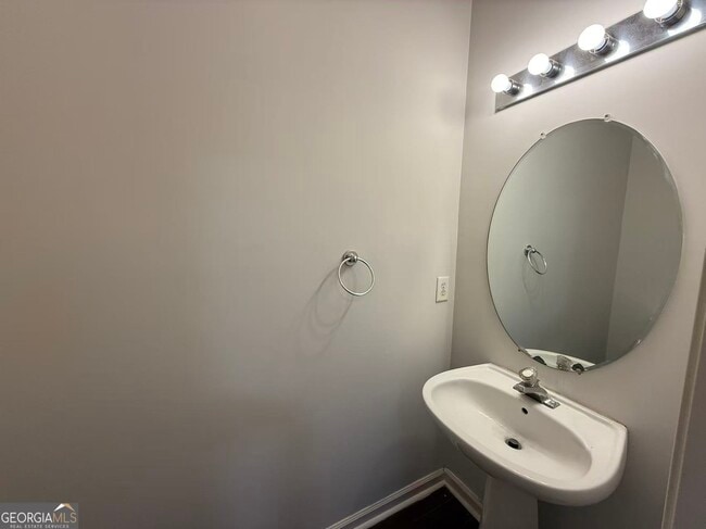 Building Photo - 1499 Cove Creek Cir