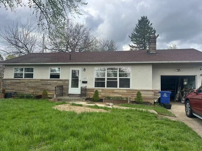Foto del edificio - 1492 Garywood Ave