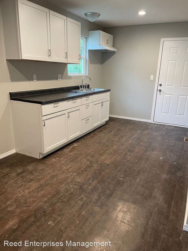 Foto del edificio - 3 br, 2 bath House - 2104 N Fremont Ave