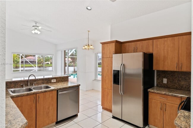 Building Photo - 4 br, 2.5 bath House - 1230 SW 102nd Ave #...