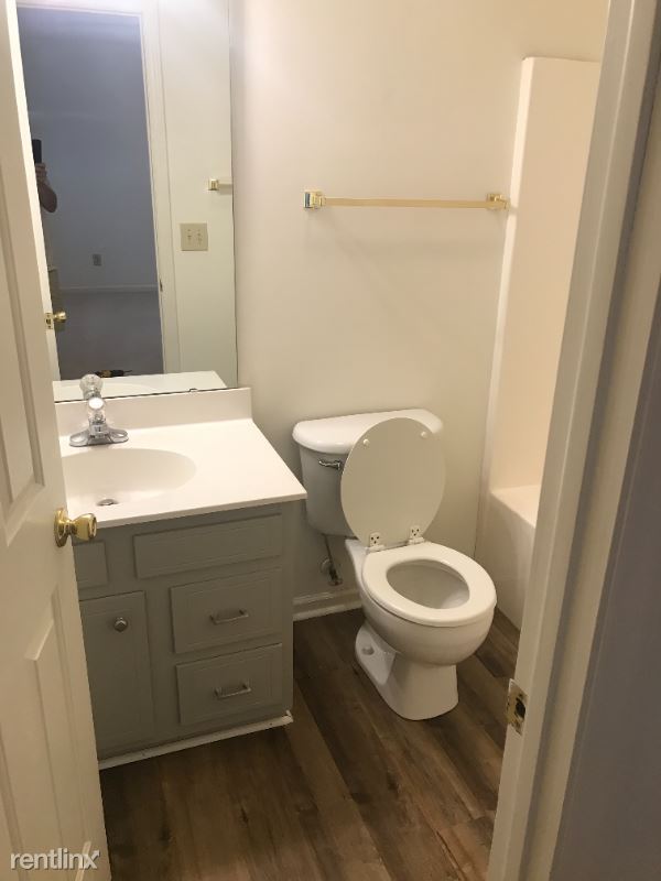 Building Photo - 2 br, 2.5 bath Townhome - 21036 N Main St