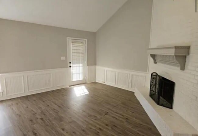 Building Photo - 33 Brock Dr