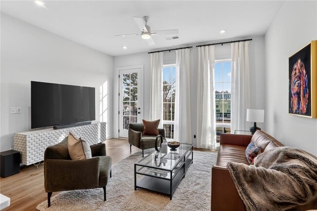 Foto del edificio - 1291 Longreen Ter NW