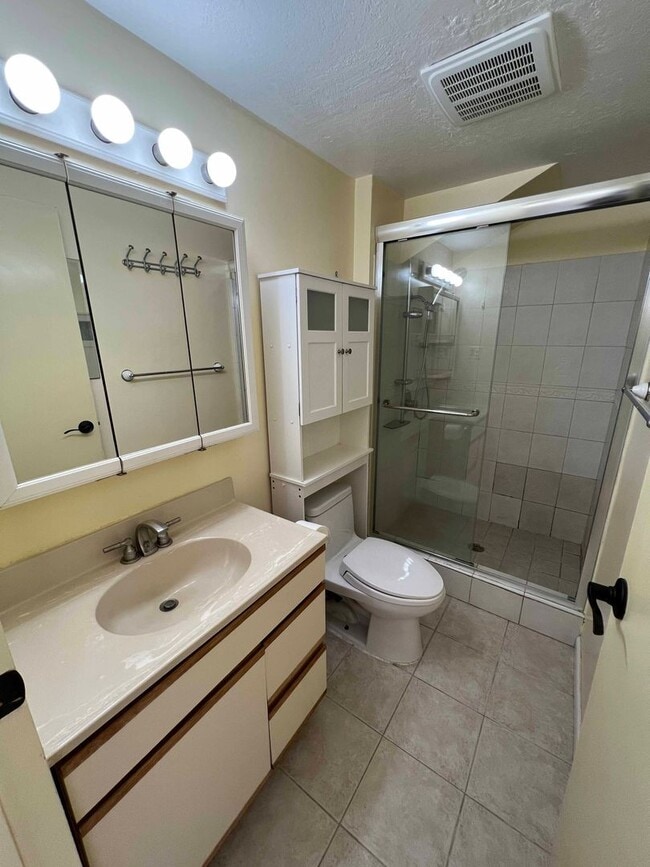 Building Photo - 620