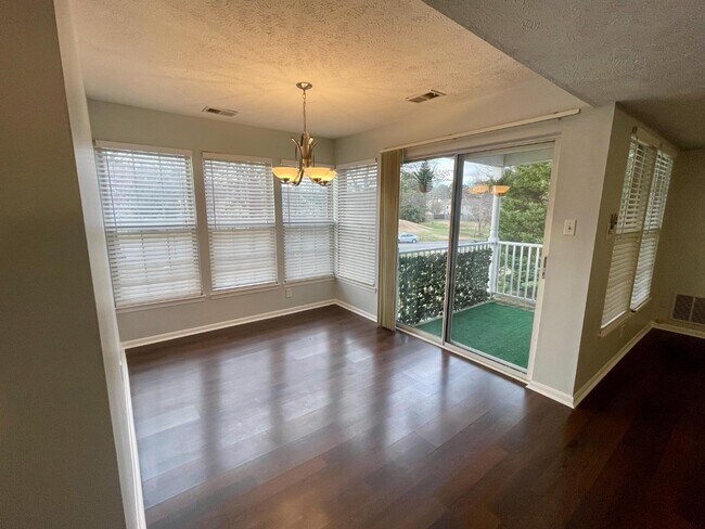 Foto del edificio - 9397 London Tower Ct