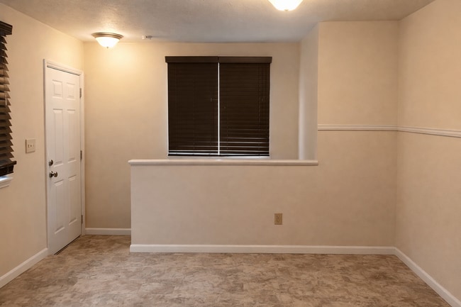 Building Photo - 3 Bedroom NE Canton House for rent