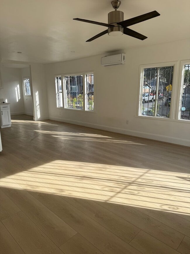 40th Place Bldg - 40th Place Bldg Apartment