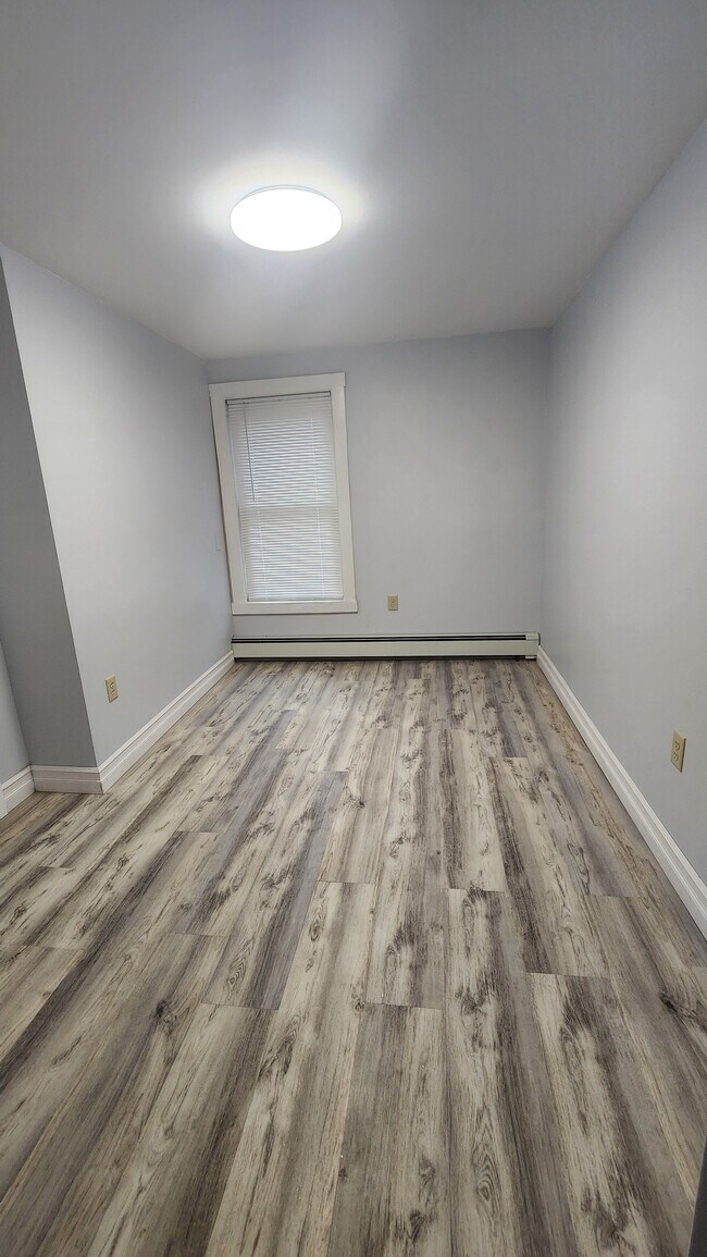 10 Hale St Unit Hale St. 1, Randolph, VT 05060 Apartments in