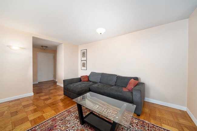 Building Photo - 6040 BLVD E