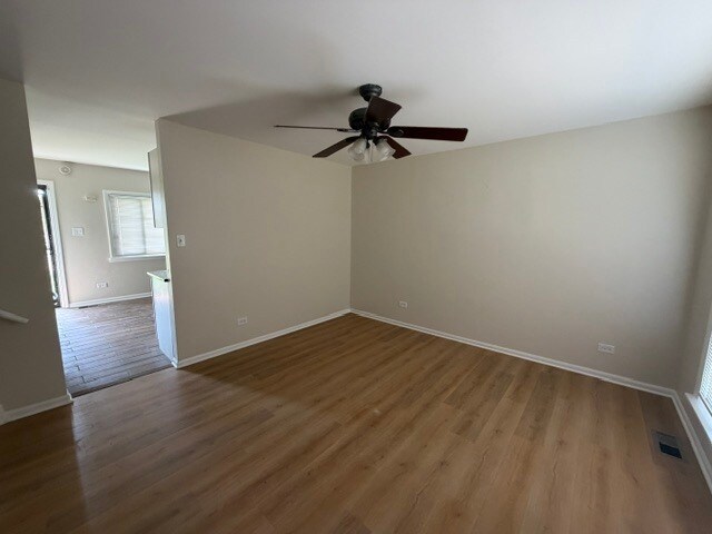 Foto del edificio - 22497 Yates Ave