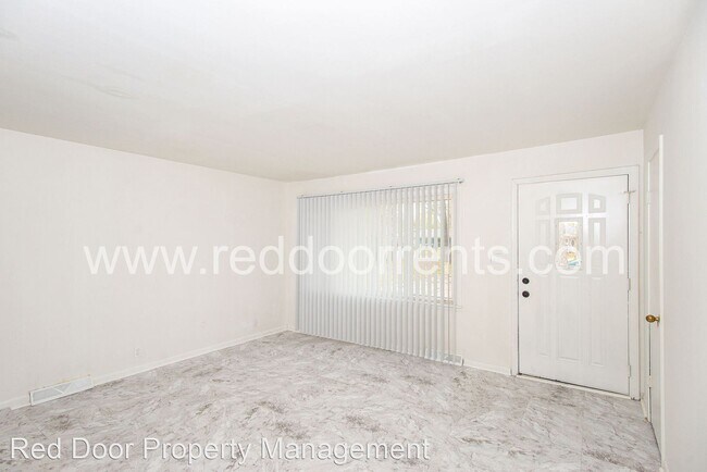 Building Photo - 4 br, 2 bath House - 3534 North Richardt Ave