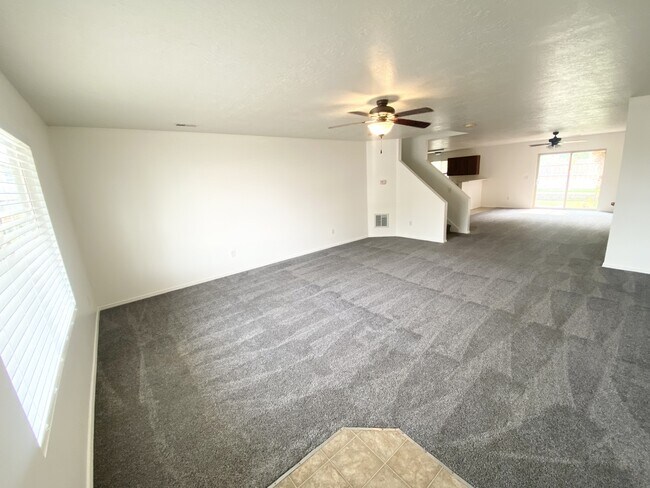 Building Photo - 1243 W 520 S
