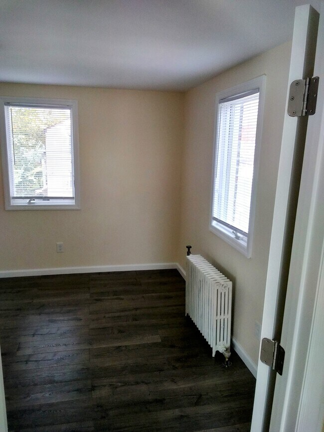 Building Photo - 512 Brooklawn Ave