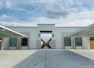 Building Photo - 10 Sugar Gdn Dr